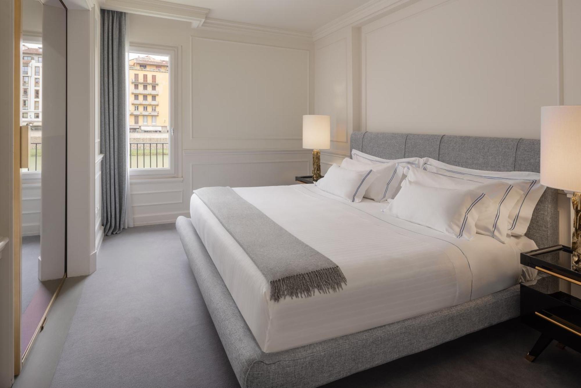 Lungarno Luxury Apartments - By Lungarno Collection Florence Exterior photo
